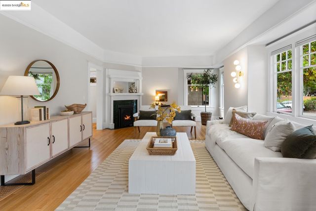 2644 Parker St, Berkeley, CA 94704