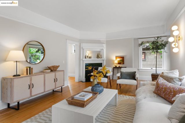 2644 Parker St, Berkeley, CA 94704