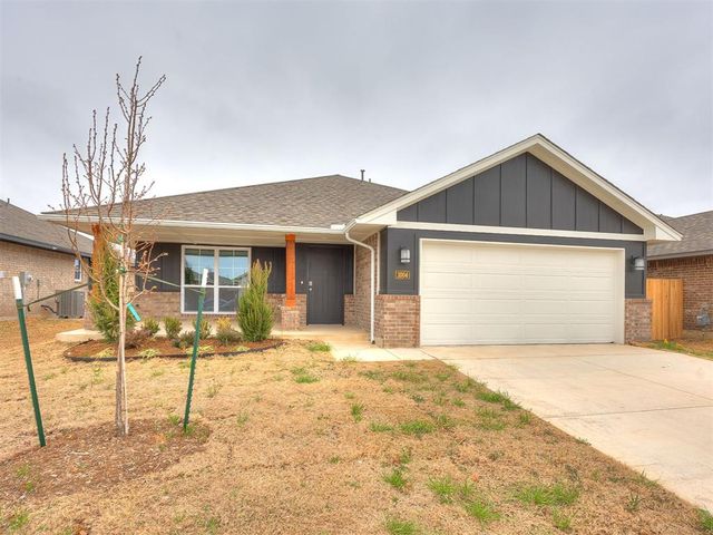 1004 Redwood Creek Drive, Yukon, OK 73099