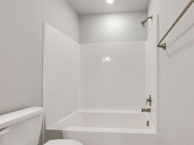 1004 Redwood Creek Drive, Yukon, OK 73099