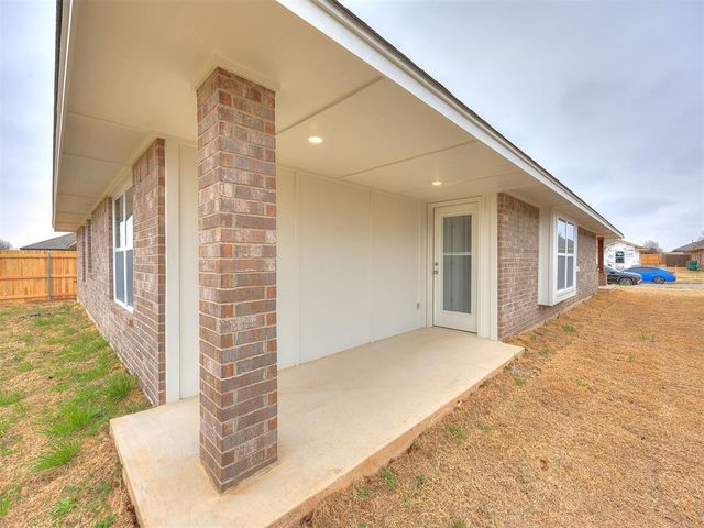 1004 Redwood Creek Drive, Yukon, OK 73099