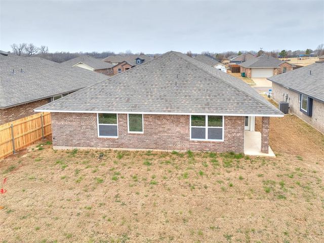 1004 Redwood Creek Drive, Yukon, OK 73099