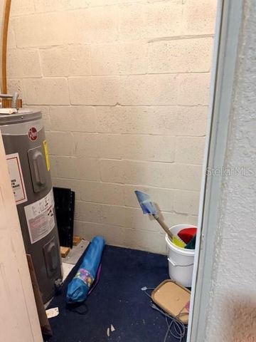 6760 LAKE ROCHESTER LANE, Gibsonton, FL 33534