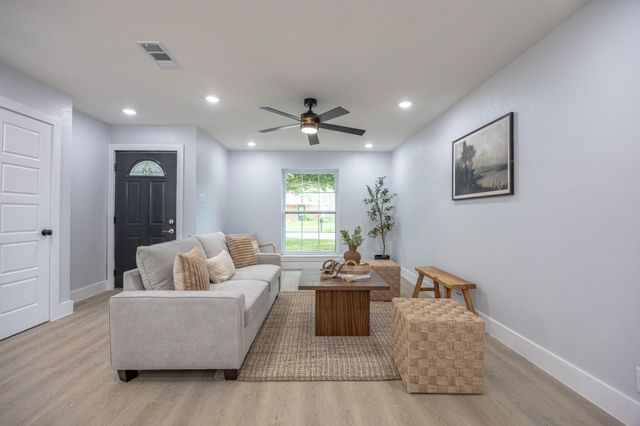 1208 Andrews Street, Arlington, TX 76011