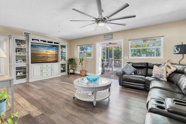 2534 MINEOLA DRIVE S, Largo, FL 33770