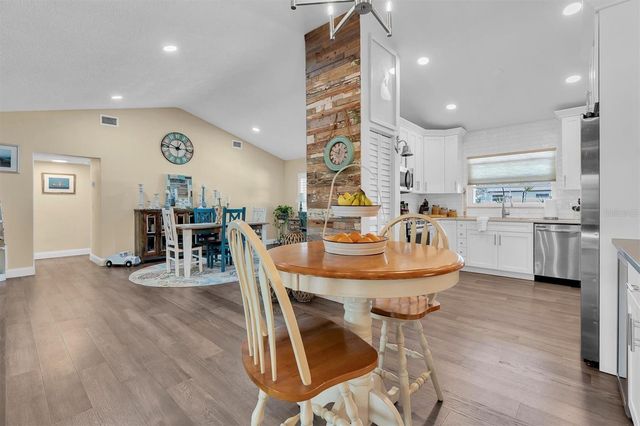 2534 MINEOLA DRIVE S, Largo, FL 33770