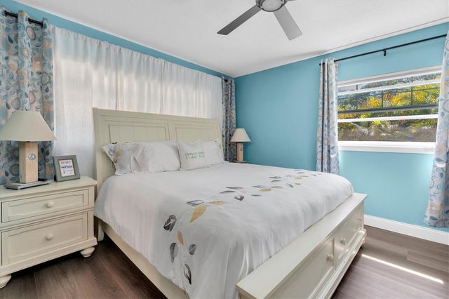 2534 MINEOLA DRIVE S, Largo, FL 33770