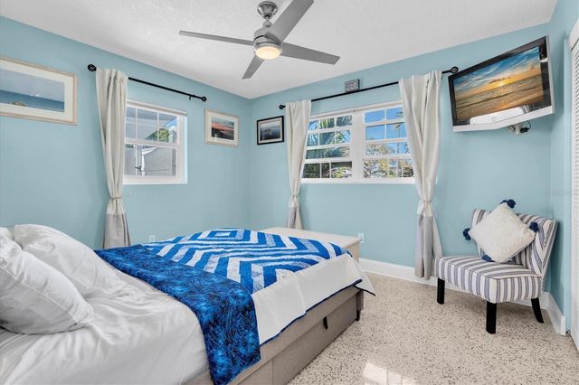 2534 MINEOLA DRIVE S, Largo, FL 33770