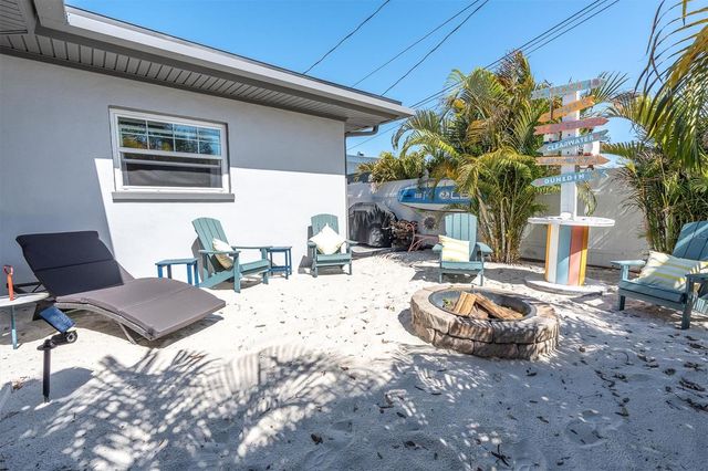 2534 MINEOLA DRIVE S, Largo, FL 33770