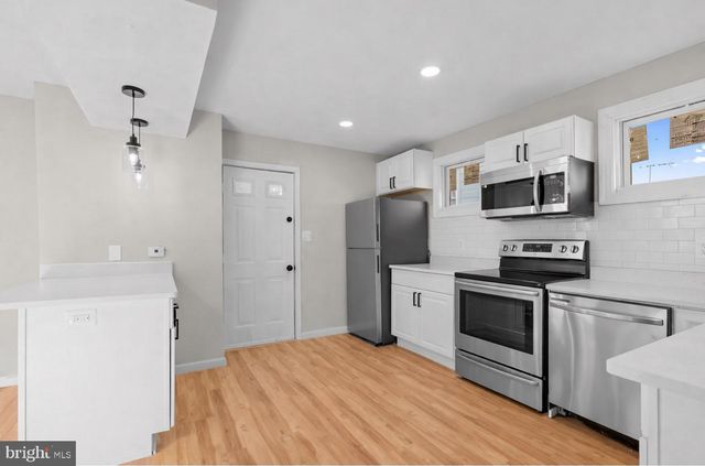 852 50TH PL NE, Washington, DC 20019