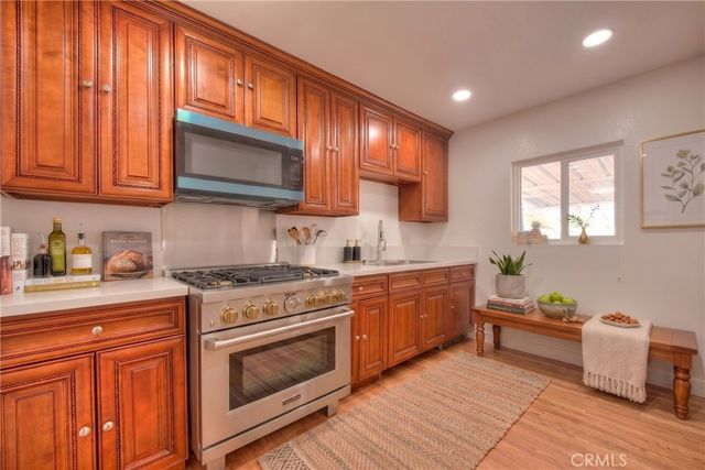 5506 Holmes Avenue, Los Angeles, CA 90058