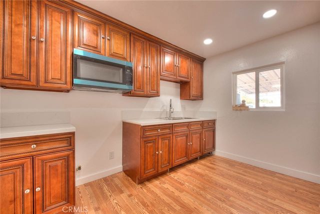 5506 Holmes Avenue, Los Angeles, CA 90058