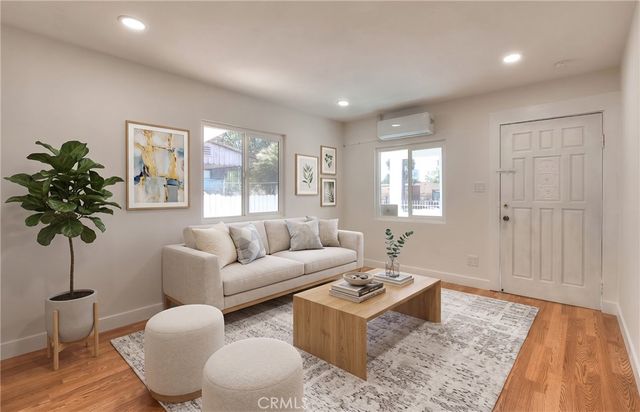 5506 Holmes Avenue, Los Angeles, CA 90058