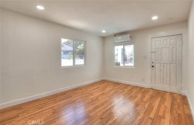 5506 Holmes Avenue, Los Angeles, CA 90058