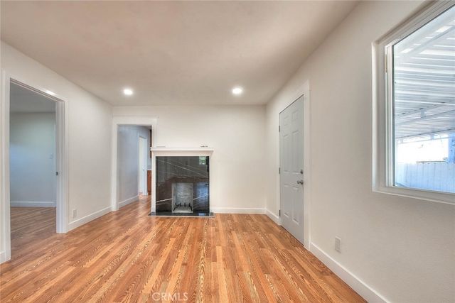 5506 Holmes Avenue, Los Angeles, CA 90058