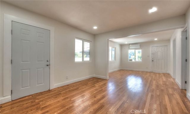 5506 Holmes Avenue, Los Angeles, CA 90058