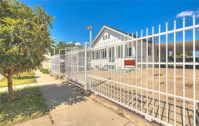 5506 Holmes Avenue, Los Angeles, CA 90058