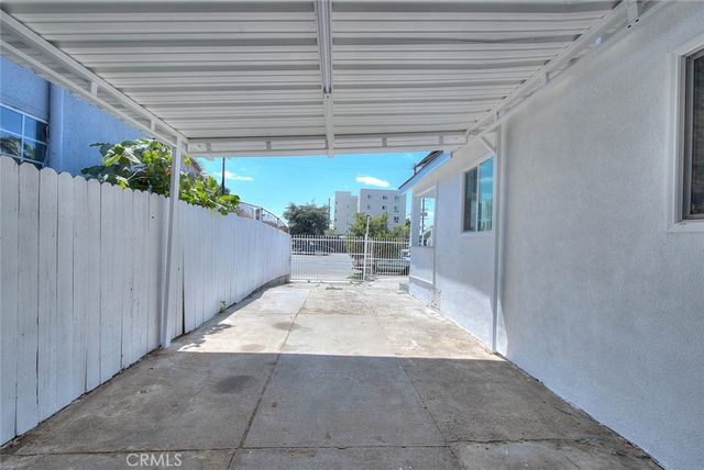 5506 Holmes Avenue, Los Angeles, CA 90058