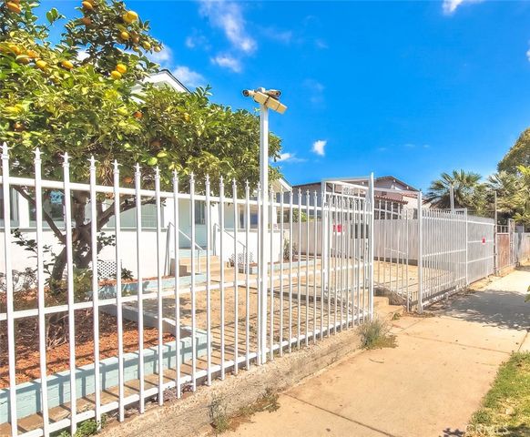 5506 Holmes Avenue, Los Angeles, CA 90058
