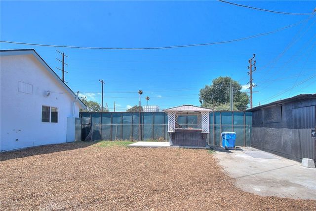 5506 Holmes Avenue, Los Angeles, CA 90058
