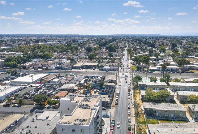 5506 Holmes Avenue, Los Angeles, CA 90058