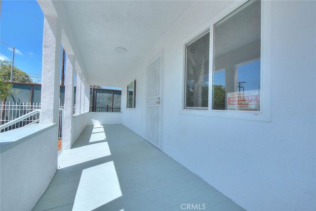 5506 Holmes Avenue, Los Angeles, CA 90058