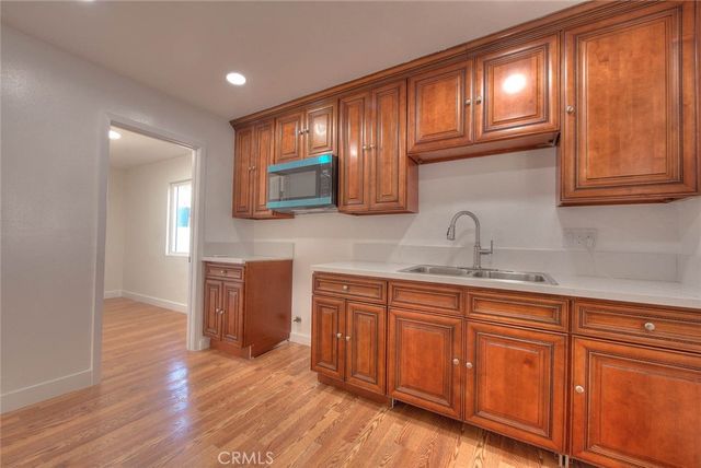 5506 Holmes Avenue, Los Angeles, CA 90058