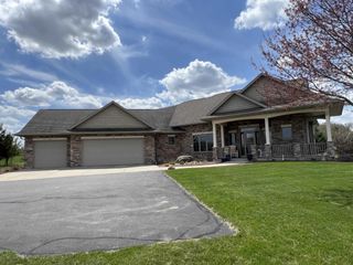 11219 W Golf Circle, Janesville, WI 53548
