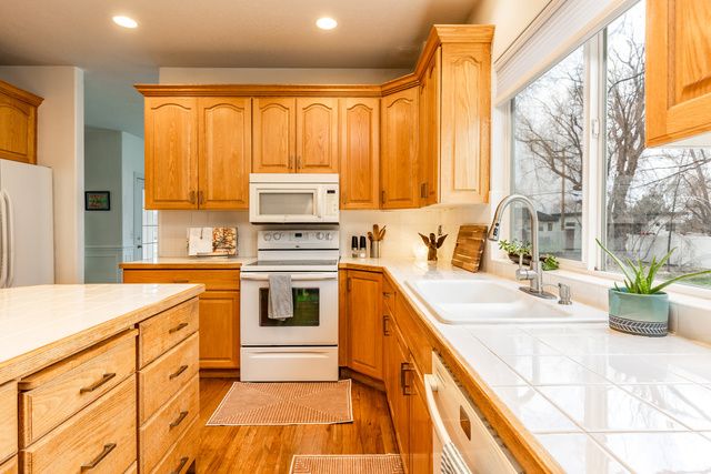 1501 E STANFORD CT, Draper, UT 84020