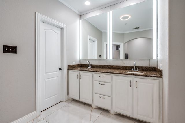 5707 Headquarters Drive, Plano, TX 75024