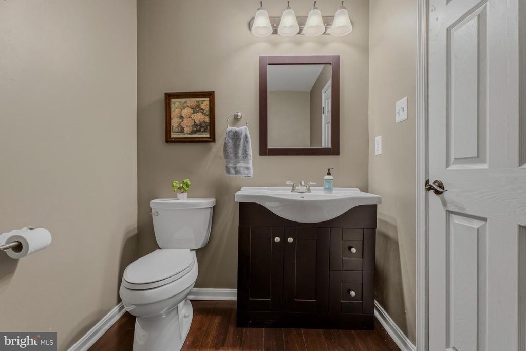 Image 6 of property listing at 2088 CLIPPER PARK ROAD, Baltimore, MD 21211