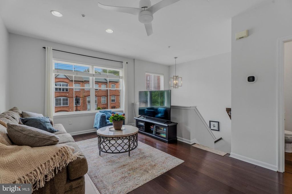 Image 9 of property listing at 2088 CLIPPER PARK ROAD, Baltimore, MD 21211