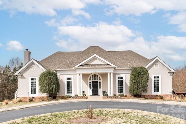 8124 Oratorio Place, Charlotte, NC 28270