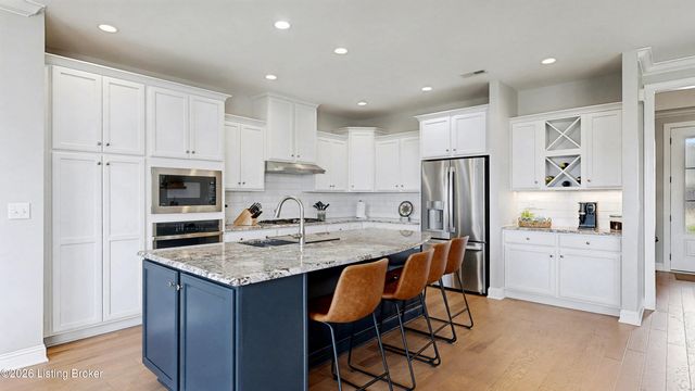 2014 Dressage Cir, Louisville, KY 40245