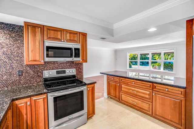 5550 NE 26th Avenue, Fort Lauderdale, FL 33308