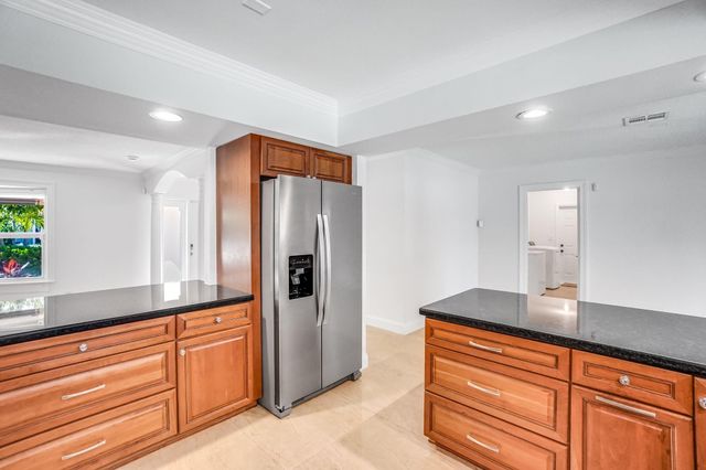 5550 NE 26th Avenue, Fort Lauderdale, FL 33308