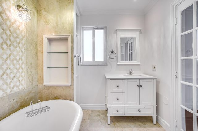 5550 NE 26th Avenue, Fort Lauderdale, FL 33308