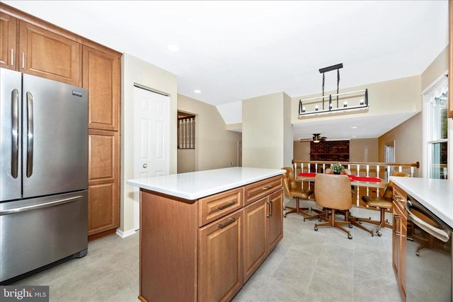 2433 HENSLOWE DR, Rockville, MD 20854