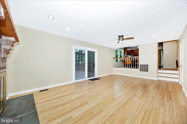 2433 HENSLOWE DR, Rockville, MD 20854
