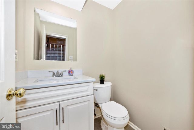 2433 HENSLOWE DR, Rockville, MD 20854