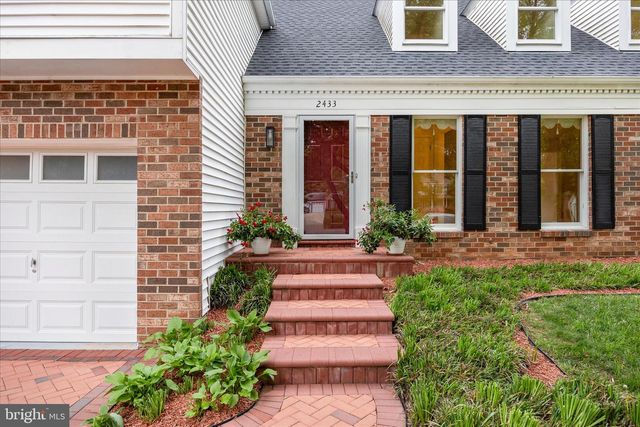 2433 HENSLOWE DR, Rockville, MD 20854