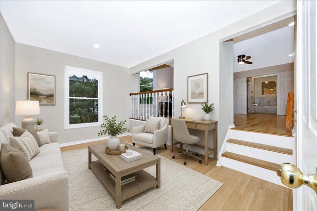 2433 HENSLOWE DR, Rockville, MD 20854
