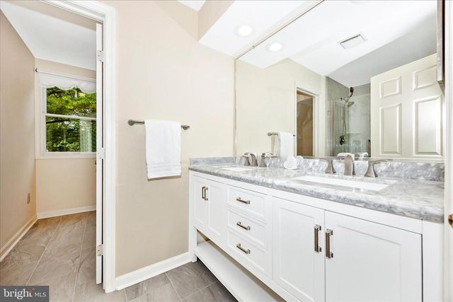 2433 HENSLOWE DR, Rockville, MD 20854