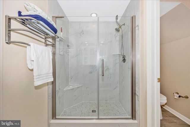 2433 HENSLOWE DR, Rockville, MD 20854