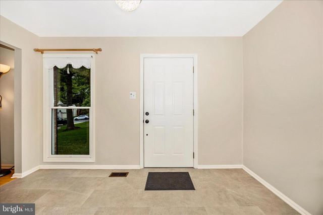 2433 HENSLOWE DR, Rockville, MD 20854