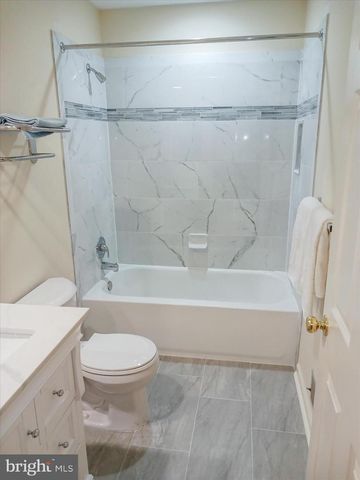 2433 HENSLOWE DR, Rockville, MD 20854