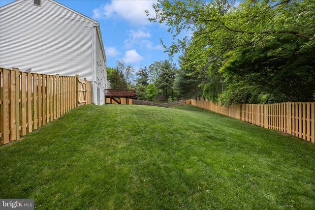 2433 HENSLOWE DR, Rockville, MD 20854