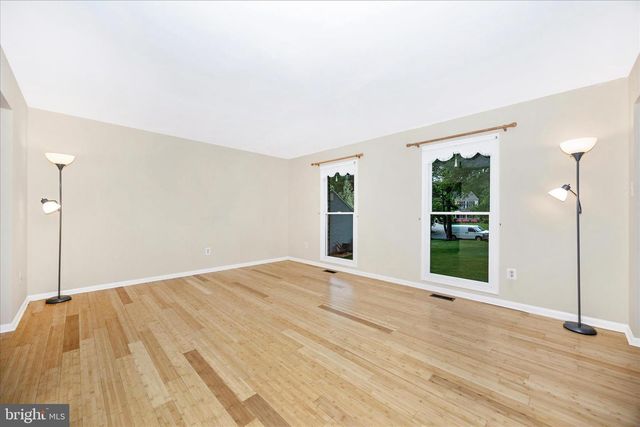 2433 HENSLOWE DR, Rockville, MD 20854