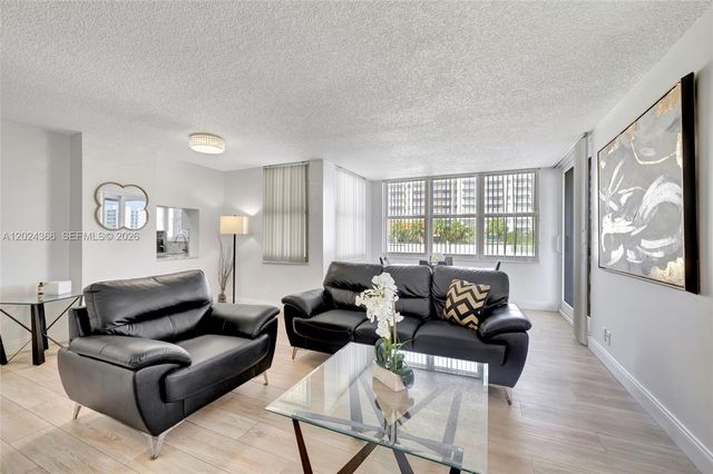 3015 N Ocean Boulevard 6A, Fort Lauderdale, FL 33308