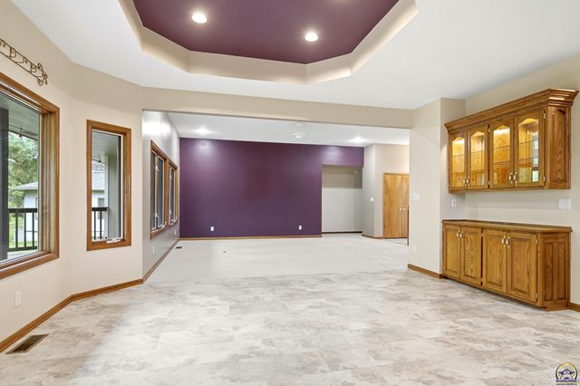 4500 SW Moundview DR, Topeka, KS 66610
